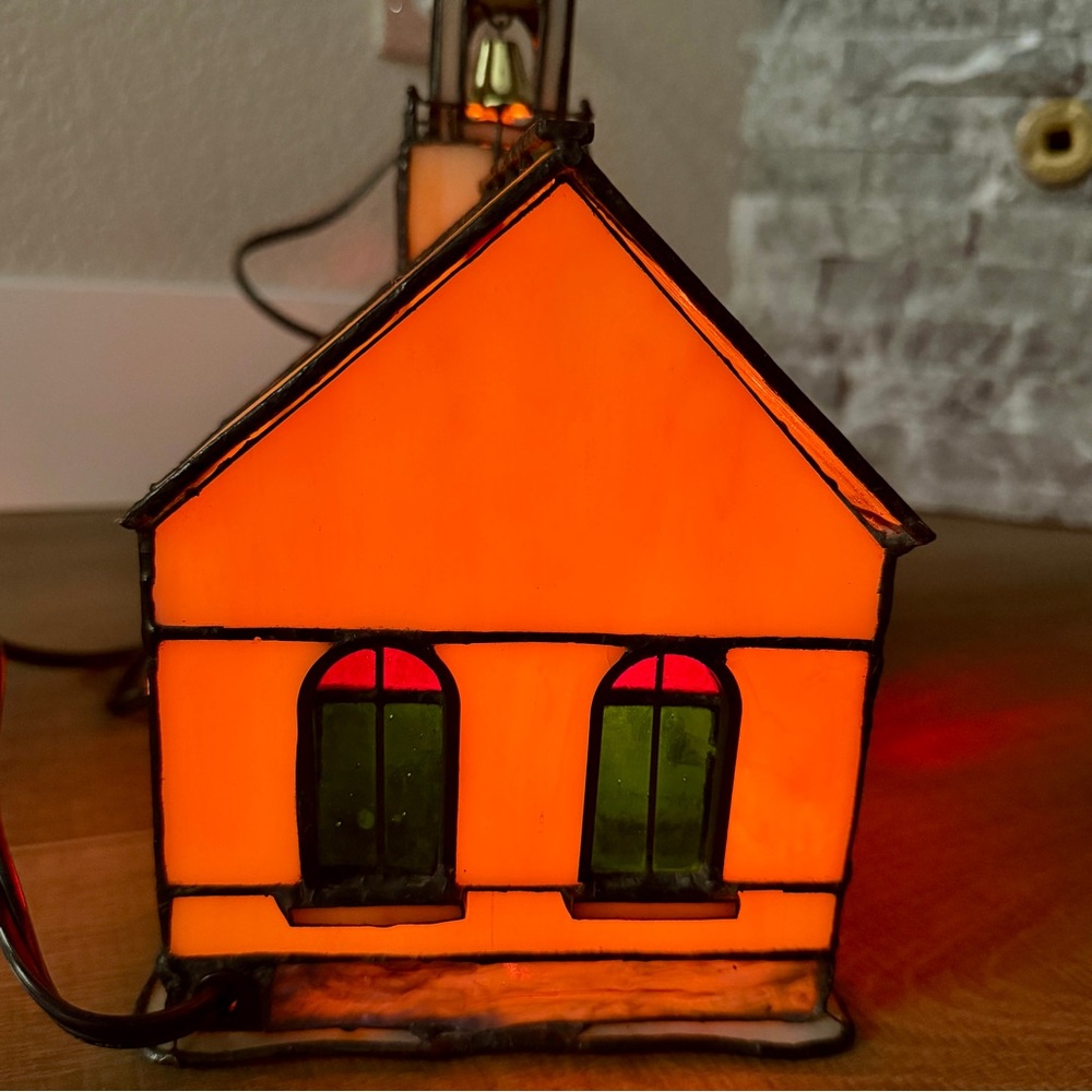 Tiffany Style Church Lamp Multi Stained Glass Table Light Vintage Collectible - Picture 5 of 13
